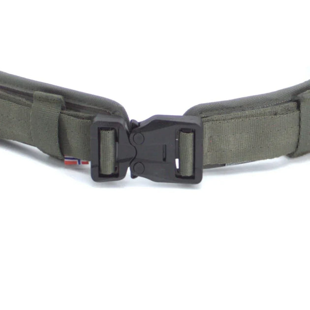 Olive green tactical belt with black plastic buckle, ideal for military or outdoor use.